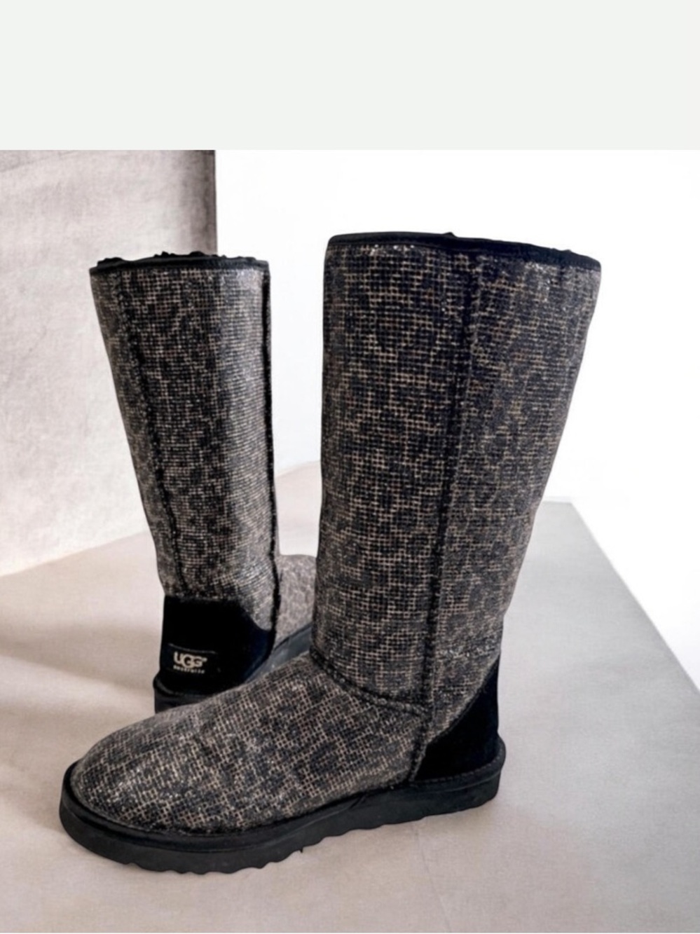 NWOT UGG Australia Stylish Tall Boots with Textured Pattern Size 7